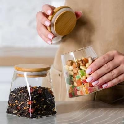 Frasco Vidrio Piramide Chico Tapa Bambu